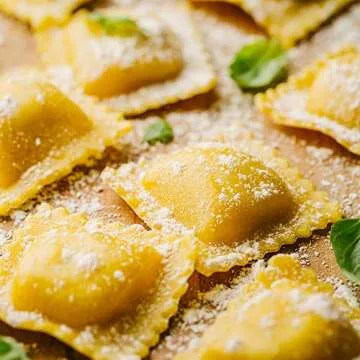 Ravioli Cutter Stamp Maker and Pasta Roller Wheel Cutter Set, Round Square Shape Fluted Press Mold with Wooden Handle, for Kitchen Ravioli Machine