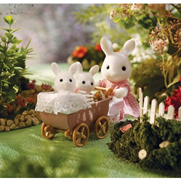Calico Critters Snow-Warren Rabbit Family Set for Imaginative Play