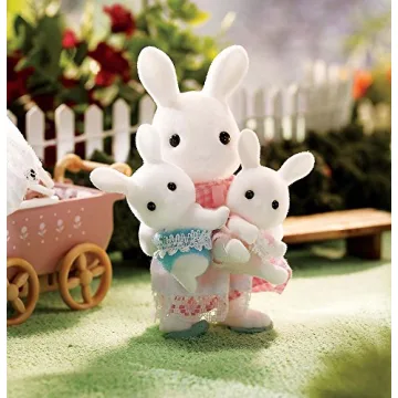 Calico Critters Snow-Warren Rabbit Family Set for Imaginative Play