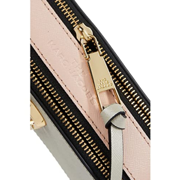 Marc Jacobs The Snapshot Handbag: Stylish & Practical
