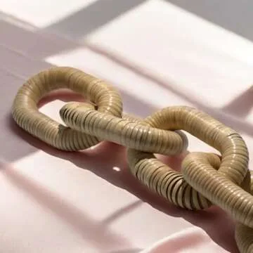 5-Ring Rattan Woven Chain Link - Handmade Bohemian Decor