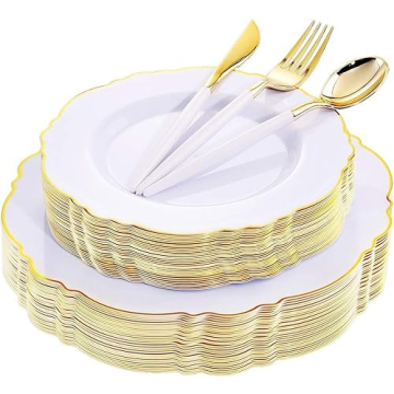 Elegant Gold Plastic Plates for Upscale Events