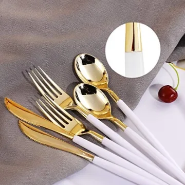 Elegant Gold Plastic Plates for Upscale Events