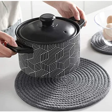 Woven Placemats for Stylish Dining and Easy Cleaning