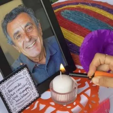 El Dia de Los Muertos Decor Kit with Hand-Painted Skull