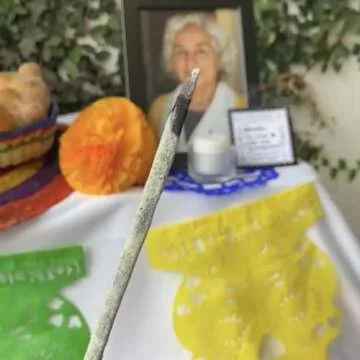 El Dia de Los Muertos Decor Kit with Hand-Painted Skull