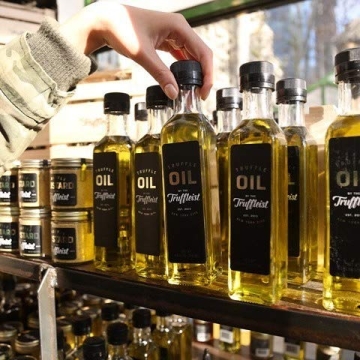 THE TRUFFLEIST Black Truffle Olive Oil, 8.5 oz