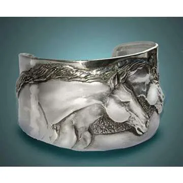 Elegant Handmade Horse Head Bracelet - Unique Gift
