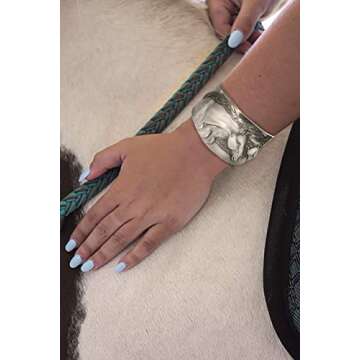 Elegant Handmade Horse Head Bracelet - Unique Gift