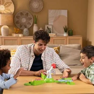 Bluey Keepy Uppy Game. Help, Bingo, and Chilli Keep The Motorized Balloon in The Air with The Character Paddles for 2-3 Players. Ages 4+