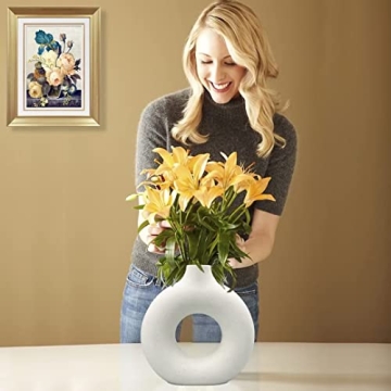 Stunning White Ceramic Vases for Modern Home Elegance