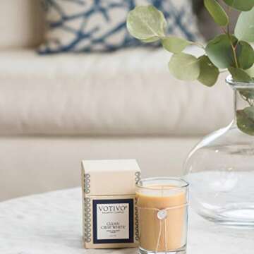VOTIVO 6.8oz Aromatic Candle Clean Crisp White
