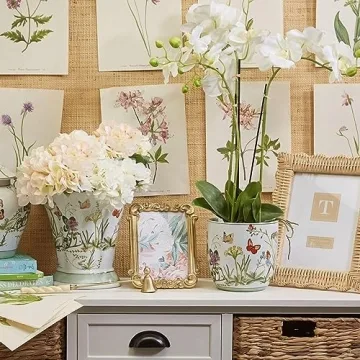 Stylish Two's Company Rattan Photo Frame - Rustic Décor