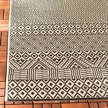 SAFAVIEH Courtyard Runner Rug - Durable & Stylish Decor