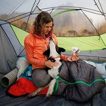 RUFFWEAR Highlands Dog Sleeping Bag for Outdoor Adventures