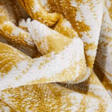 Well Woven Della Gold Vintage Medallion Pattern Area Rug (5'3" x 7'2")