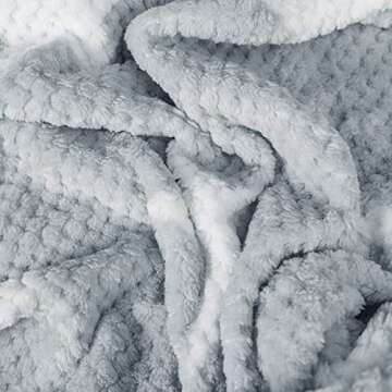 Home Soft Things Flannel Travel Throw Star Print Soft Warm Cozy Comfortable Blankets 50'' x 70'' Bedroom Living Room Décor Suitable for All Year Round