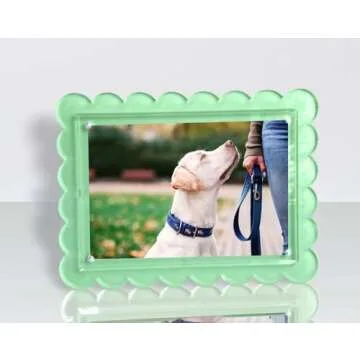 Elegant Scalloped Green Acrylic Frames - 2 Pack