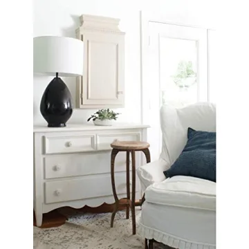 Cozy Minimalist Guide for Year-Round Hosting and Decor