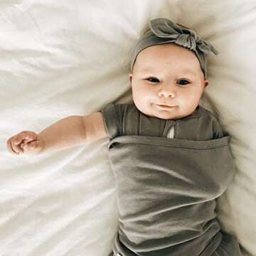 embé 2-Way Transition Swaddle Sack, 12-18 lbs, Diaper Change w/o Unswaddling, Arms in and Out, Legs in and Out Design, Warm Up or Cool Down 100% Cotton, 3-6 Months (Moss)