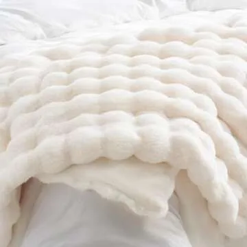 BENVWE Faux Fur Throw Blanket Fuzzy Bubble Blanket, Soft,Cozy and Thick Blanket Plush Fluffy Blanket for Couch Chair Bed 51x63 Inches Cream White