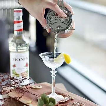 HISTORY COMPANY Jean Harlow 1933 Coupe Cocktail Glasses – 2-Piece Set Inspired by Dinner at Eight, Classic Hollywood Elegance for Craft Cocktails (Gift Box Collection)