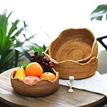 AMOLOLO Handmade Rattan Round Fruit Basket Food Storage Bowls Kitchen Organizer Snack Serving Bowl Wavy Edge Circle Tray Basket, Boho Home Décor Display Tray for Coffee Table, Dining Room (Small 8.7")