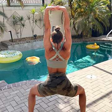 Evercute Sports Bra for Women Padded Medium Support Criss Cross Strappy Bras Seamless High Impact Yoga Exercise Athletic Bras