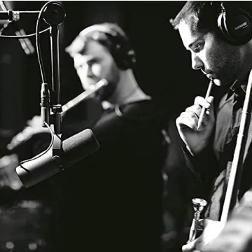 Shure SM7B Dynamic Microphone & Gator 3000 Boom Stand