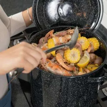 Granite Ware 15.5 Qt Steamer with Lid. Enameled steel perfect for seafood, soups or sauces.