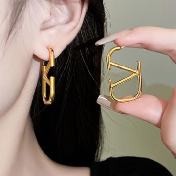 Luxurious 18K Gold V-Shaped Earrings for Women