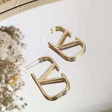 Luxurious 18K Gold V-Shaped Earrings for Women