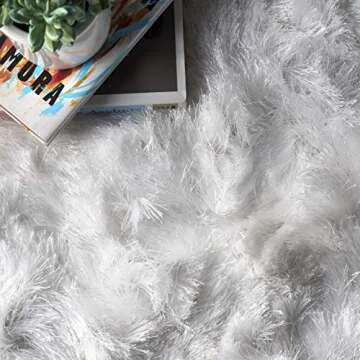 nuLOOM Silky Shag Accent Rug in Pearl White - 3x5