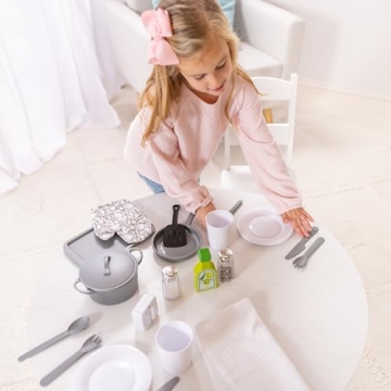 Melissa & Doug 22-Piece Play Kitchen Accessories Set