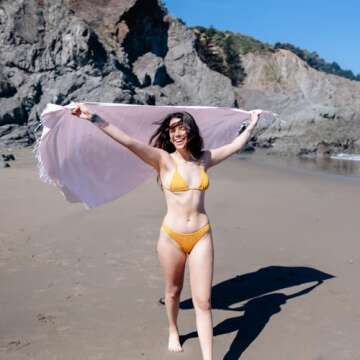 Bay Laurel Beach Towel - Sand-Free Lightweight Quick-Dry