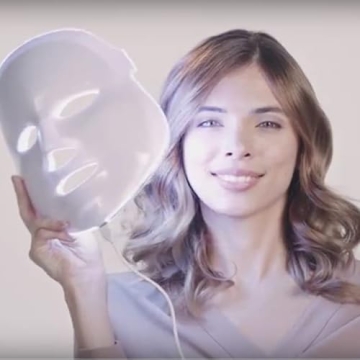 Rejuvenate Skin with LED Face Mask Therapy - 7 Colors