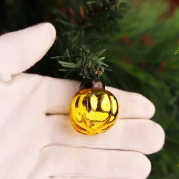 Handcrafted Glass Christmas Ornaments for Festive Decor