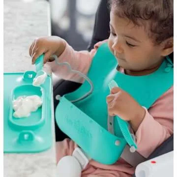 Mess-Free Baby Bungee Bib with Adjustable Tether System