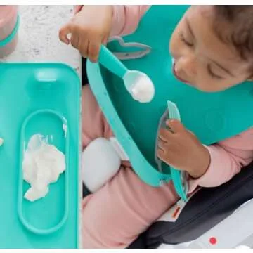 Mess-Free Baby Bungee Bib with Adjustable Tether System