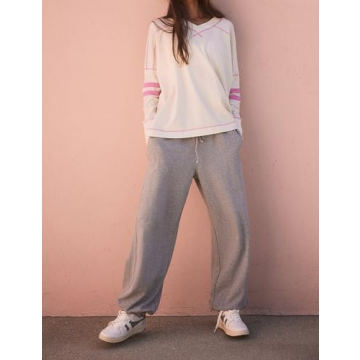 Gozoloma Women's Oversized Long Sleeve Tee Shirt Tshirt Pull-on Basic V Neck T Shirt Blouse Tunic Top with Thumbholes(0774-WhitePink-XL)