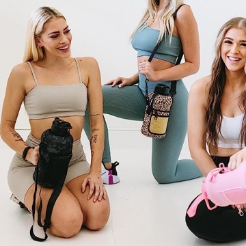 HYDRARANK Half Gallon Water Bottle with Storage Sleeve