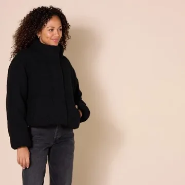Stylish Cropped Puffer Jacket for Winter Warmth
