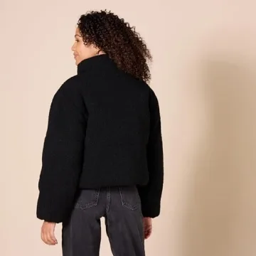 Stylish Cropped Puffer Jacket for Winter Warmth