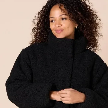 Stylish Cropped Puffer Jacket for Winter Warmth