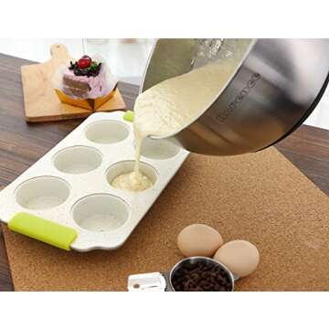 Rorence Stainless Steel Non-Slip Mixing Bowls With Pour Spout, Handle and Lid, Set of 3, Black