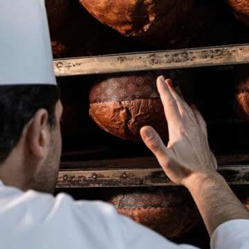 Fiasconaro Dolce & Gabbana Panettone, Citrus Candied Fruit Saffron in Limited Edition Collectible Tin, Exclusive for the Holiday, Italian Cake Dessert Bread,1000 Gram (35.3 Ounce)