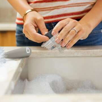 Munchkin® Sponge™ Bottle Brush, Modern Design, 2 Pack, Grey