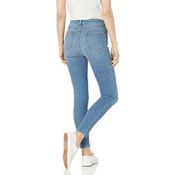 Amazon Essentials Women's Mid-Rise Skinny Jean, Light Blue, 16 Short