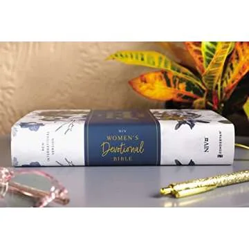 NIV, Women's Devotional Bible (By Women, for Women), Hardcover, Comfort Print