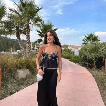 AIBEARTY Women’s Floral Spaghetti Strap Crop Top